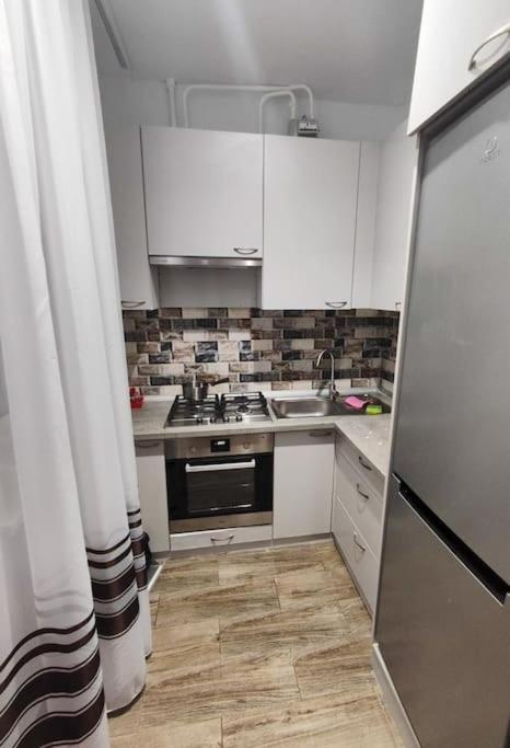 2 Bedroom Central Apartment キシナウ エクステリア 写真