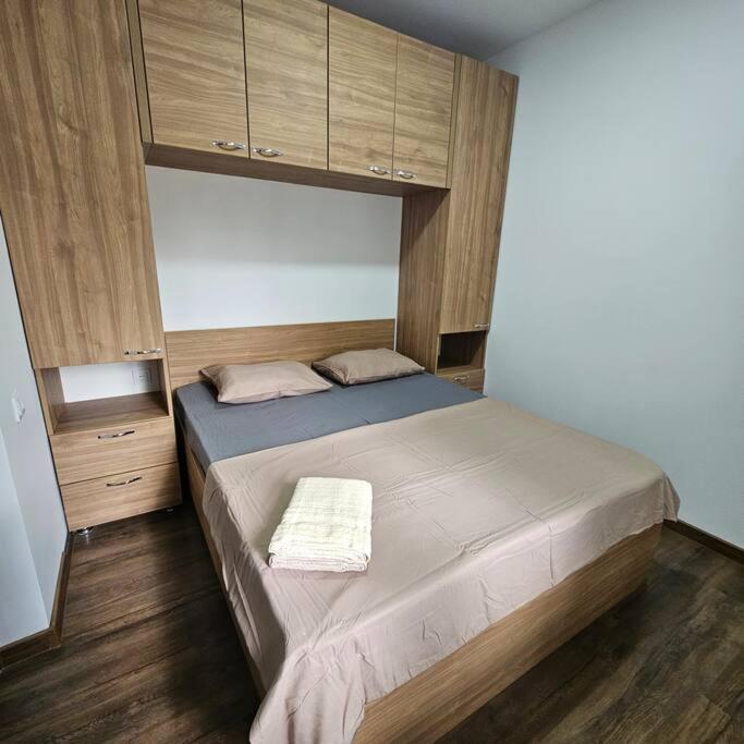 2 Bedroom Central Apartment キシナウ エクステリア 写真